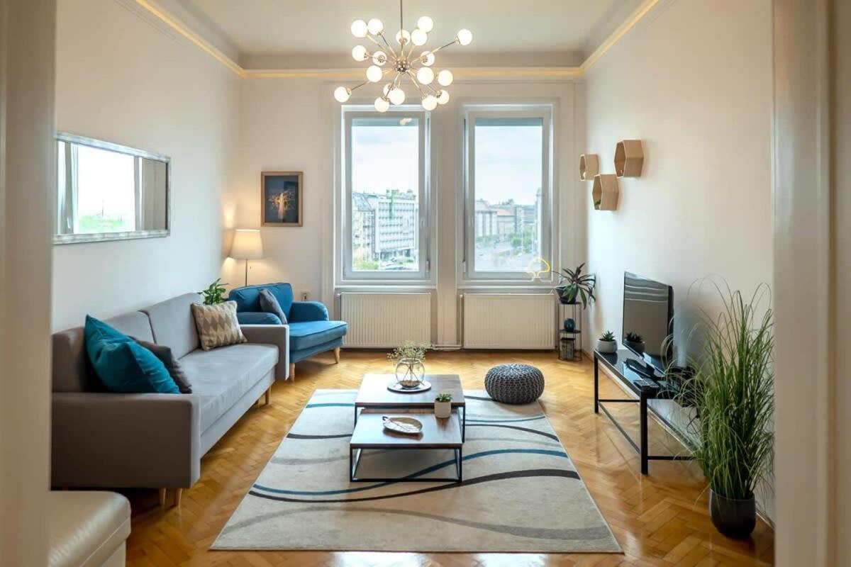 Chic Central Flat With River View บูดาเปสต์ ภายนอก รูปภาพ