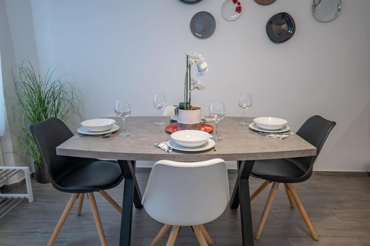 Chic Central Flat With River View บูดาเปสต์ ภายนอก รูปภาพ