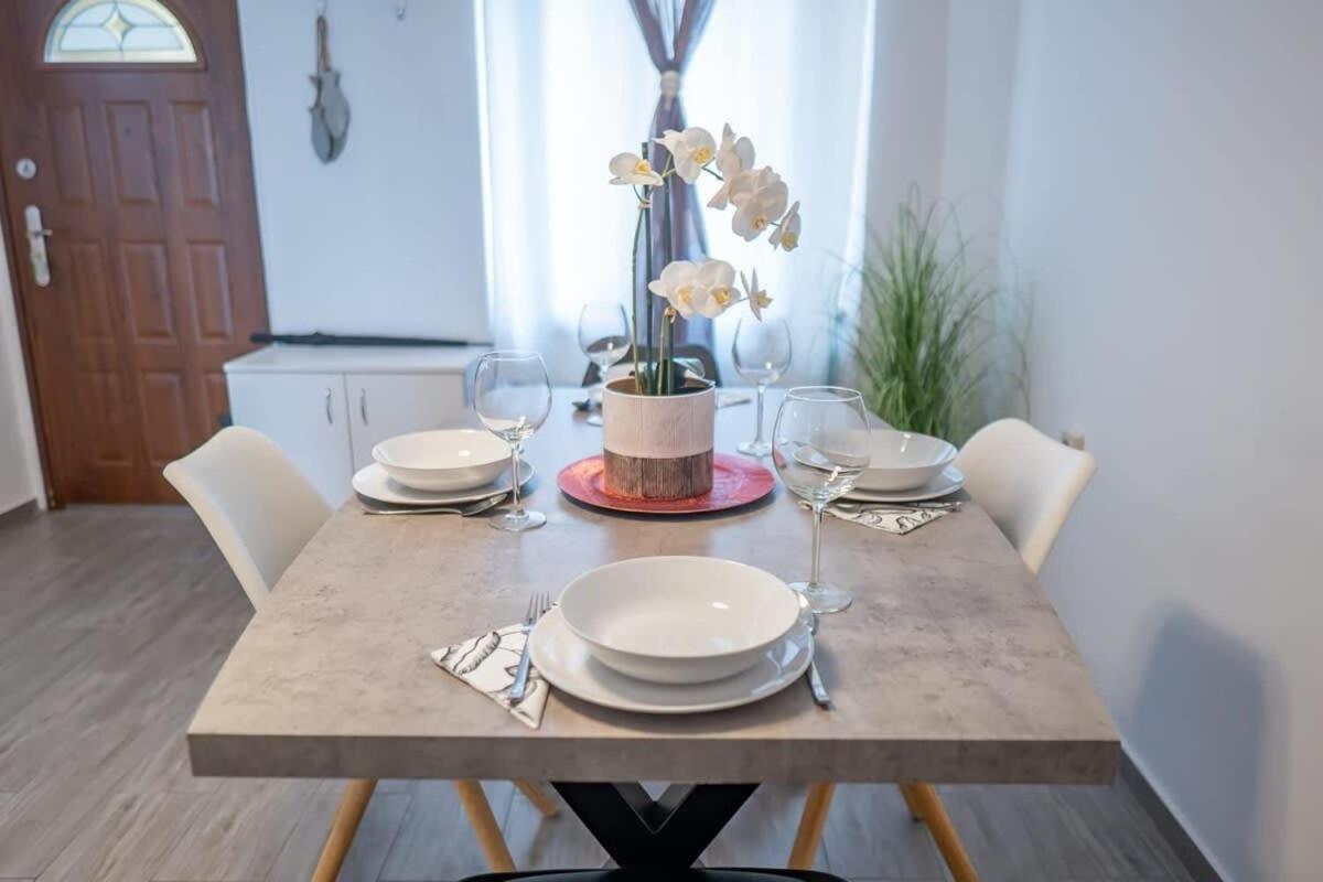 Chic Central Flat With River View บูดาเปสต์ ภายนอก รูปภาพ