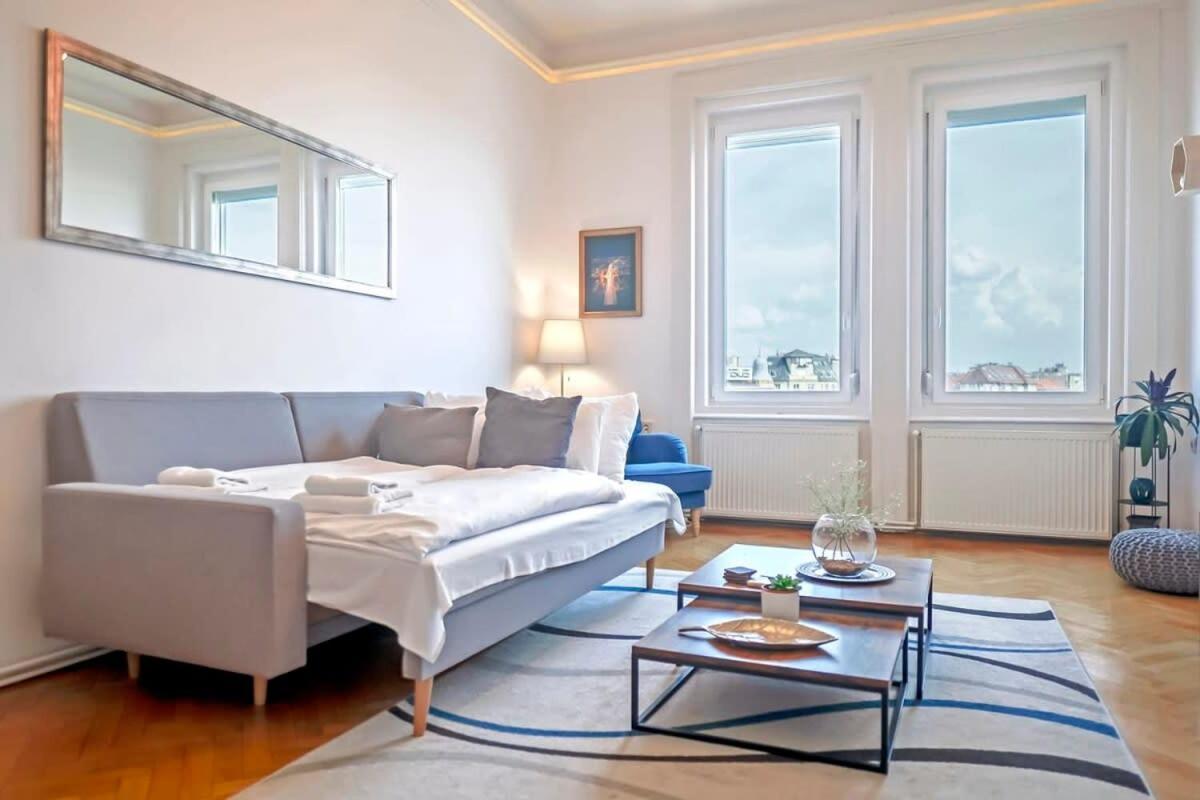 Chic Central Flat With River View บูดาเปสต์ ภายนอก รูปภาพ
