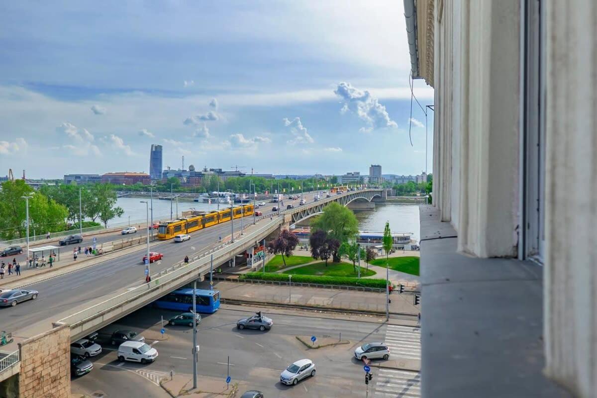 Chic Central Flat With River View บูดาเปสต์ ภายนอก รูปภาพ